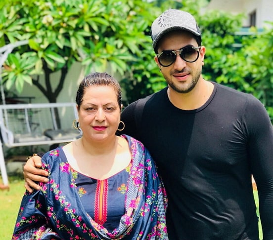 aly goni mother