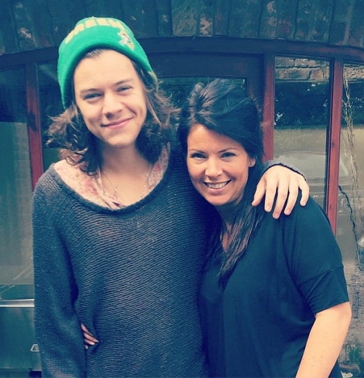 harry styles mother