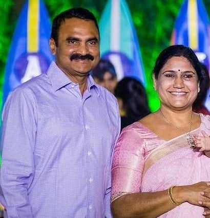sneha reddy father & mother