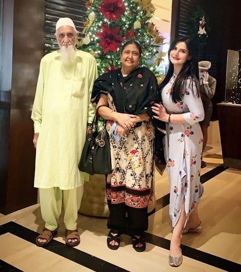 zareen khan parents
